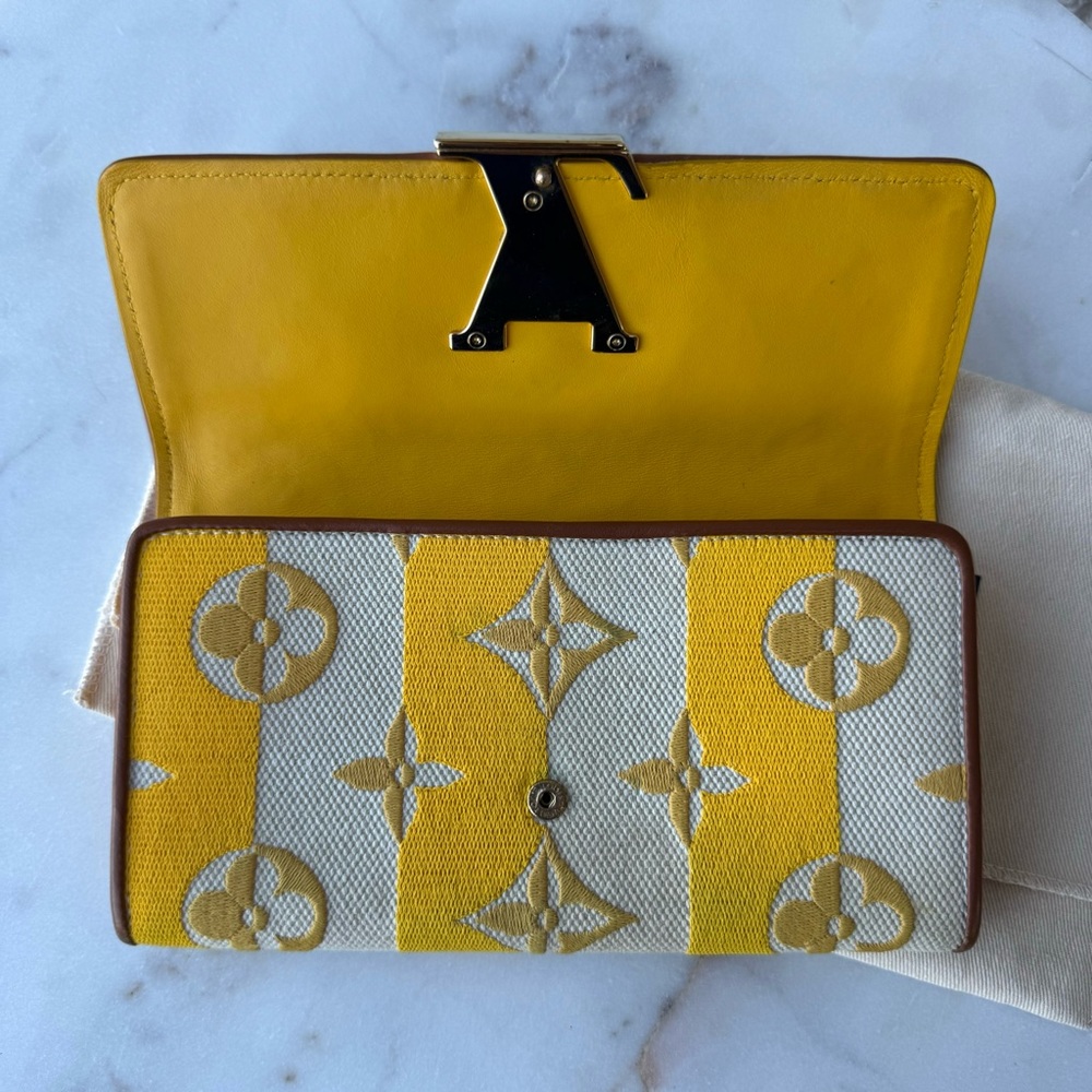 SOLD Louis Vuitton Canvas Capucines Wallet - Picture 12 of 16